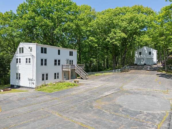 2.7 Acres of Improved Residential Land for Sale in Kittery, Maine