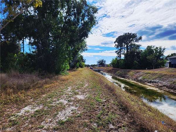 0.25 Acres of Residential Land for Sale in Lehigh Acres, Florida