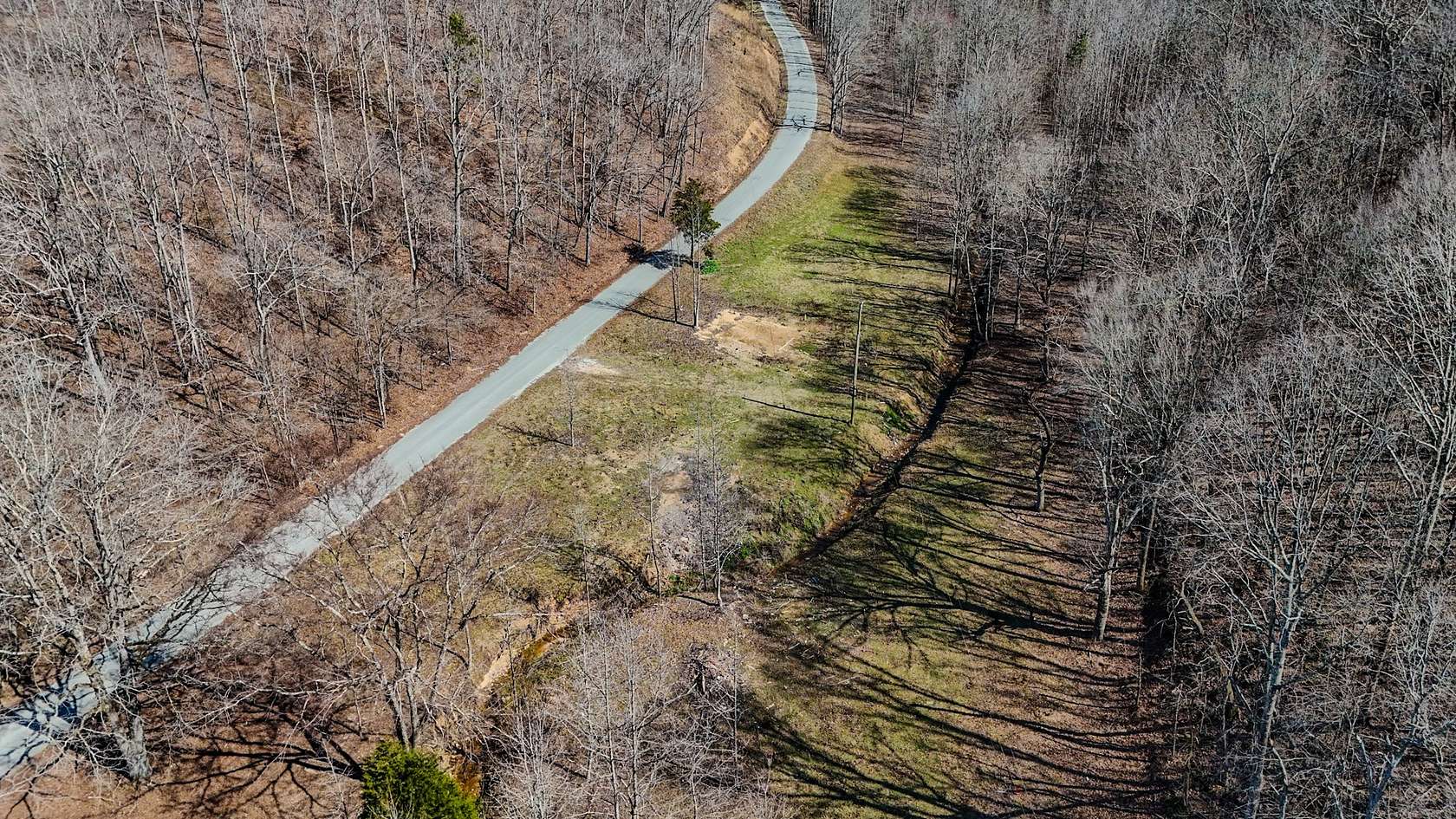 10 Acres of Residential Land for Sale in Collinwood, Tennessee