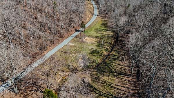 10 Acres of Residential Land for Sale in Collinwood, Tennessee