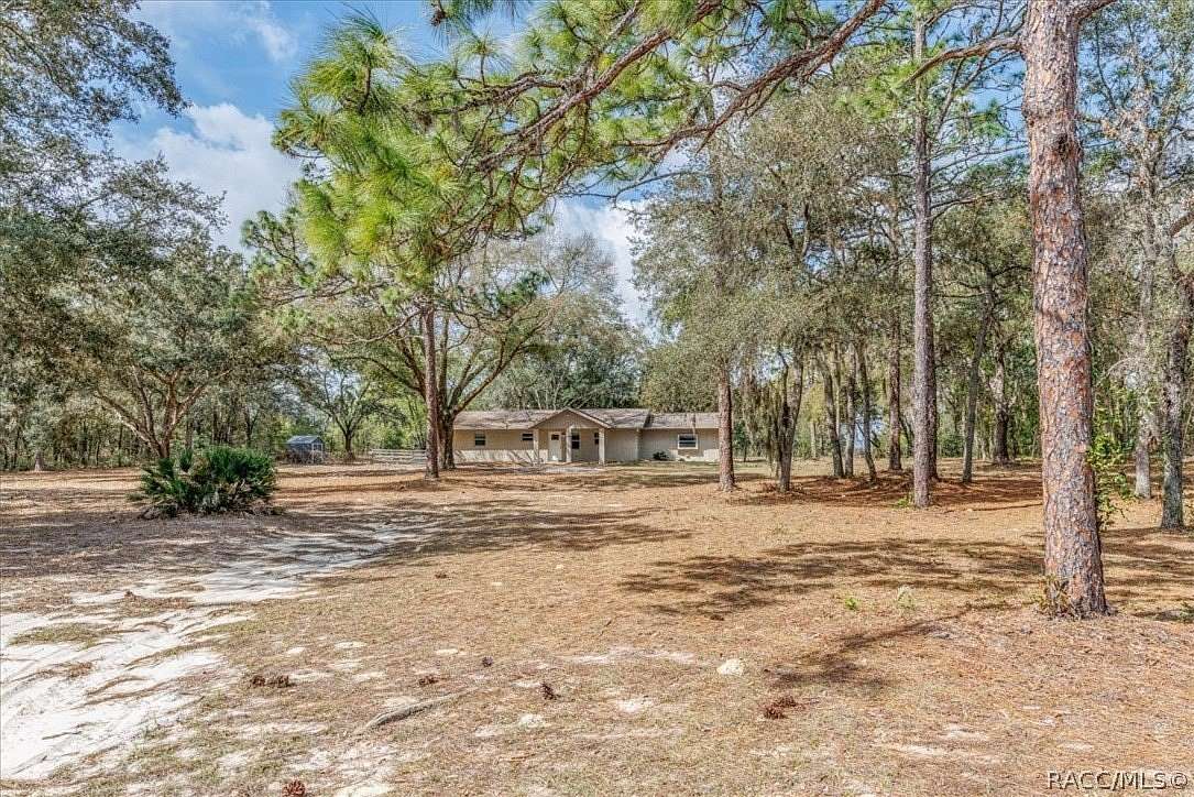 4 Acres of Land with Home for Sale in Hernando, Florida