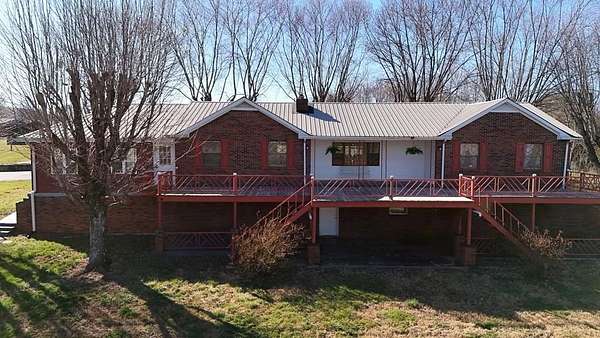 5.5 Acres of Land with Home for Sale in Albany, Kentucky