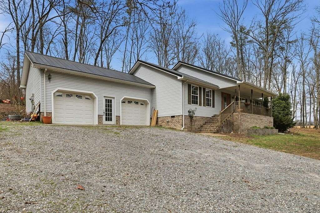 4.1 Acres of Land with Home for Sale in Whitwell, Tennessee