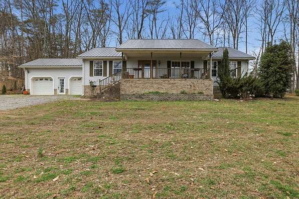 4.1 Acres of Land with Home for Sale in Whitwell, Tennessee