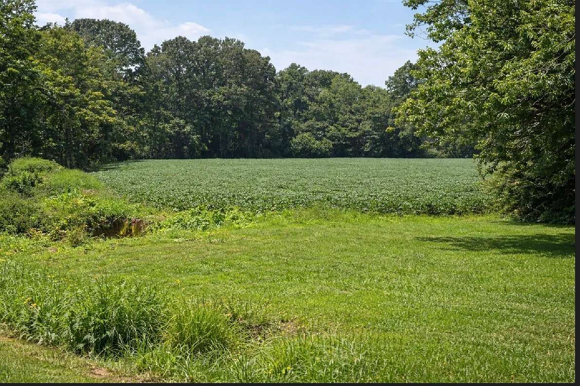 11.1 Acres of Land for Sale in Humboldt, Tennessee