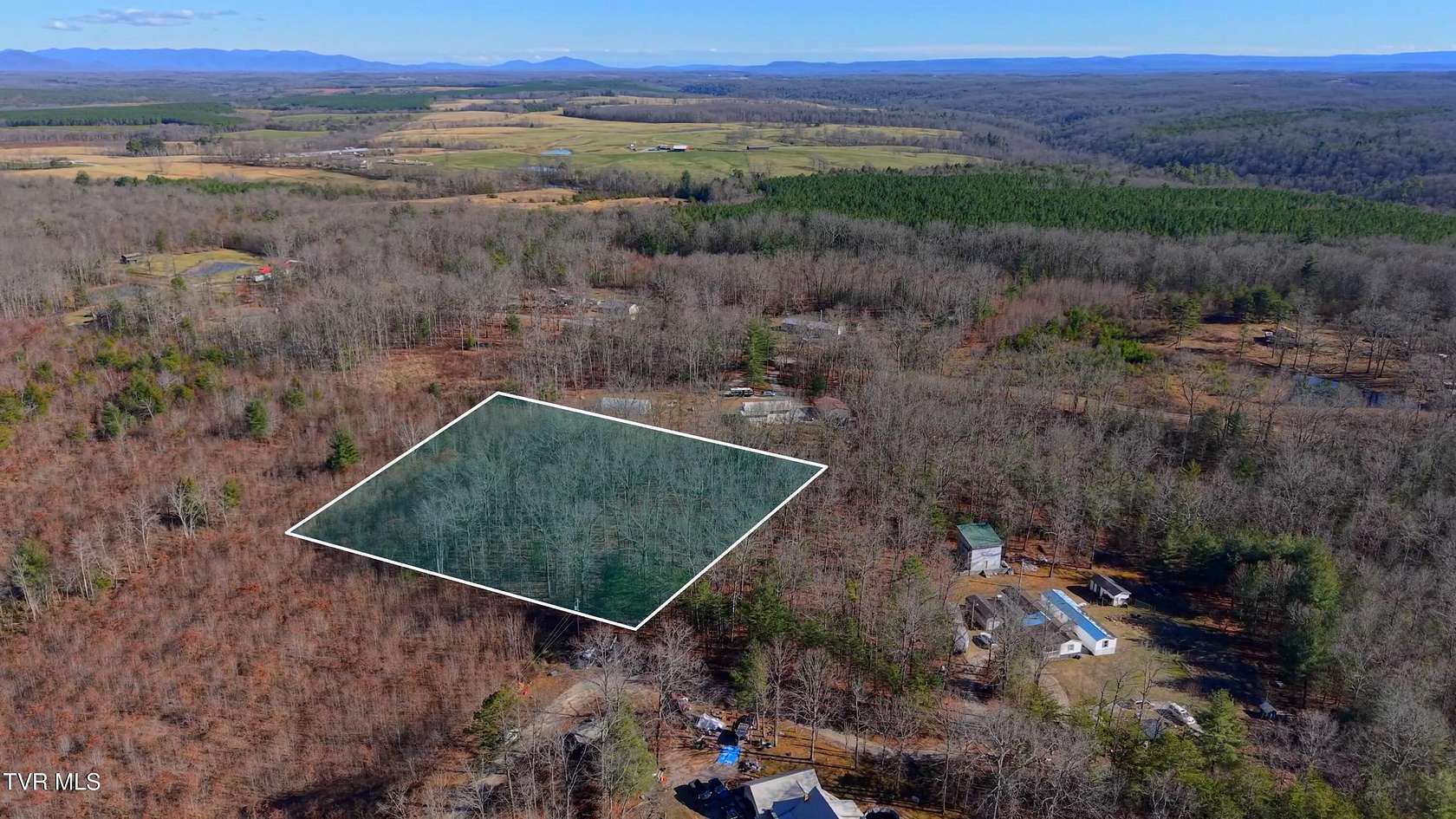 3 Acres of Residential Land for Sale in Deer Lodge, Tennessee