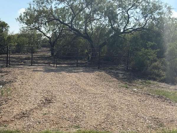 100 Acres of Recreational Land for Sale in Fowlerton, Texas