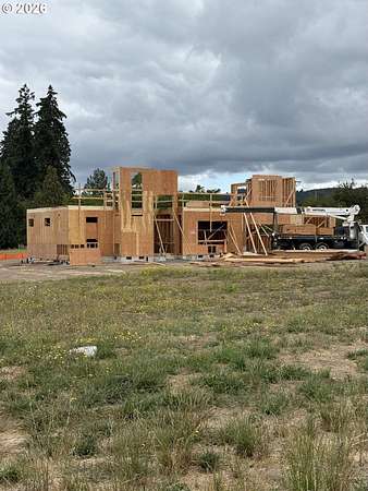 2 Acres of Land with Home for Sale in Wilsonville, Oregon