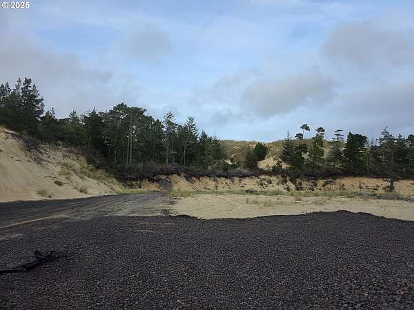 2.36 Acres of Residential Land for Sale in Lakeside, Oregon