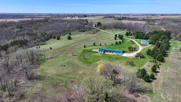 33.4 Acres of Recreational Land with Home for Sale in Wabasha, Minnesota