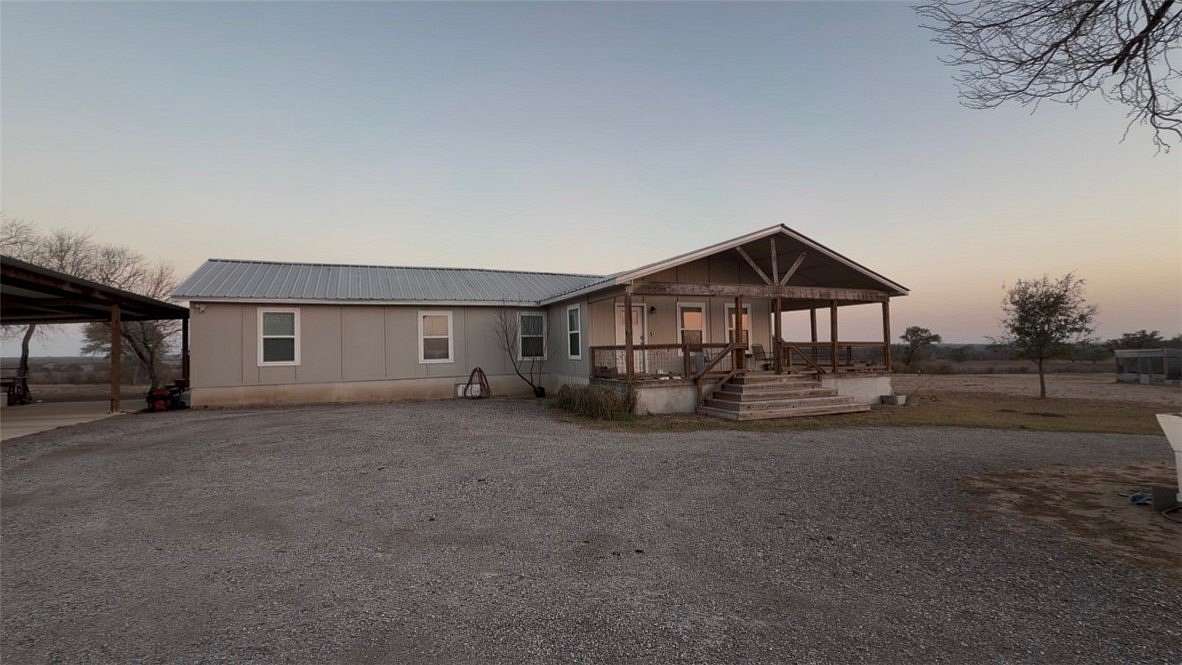 16 Acres of Land with Home for Sale in Three Rivers, Texas