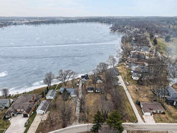 1.27 Acres of Residential Land for Sale in Syracuse, Indiana