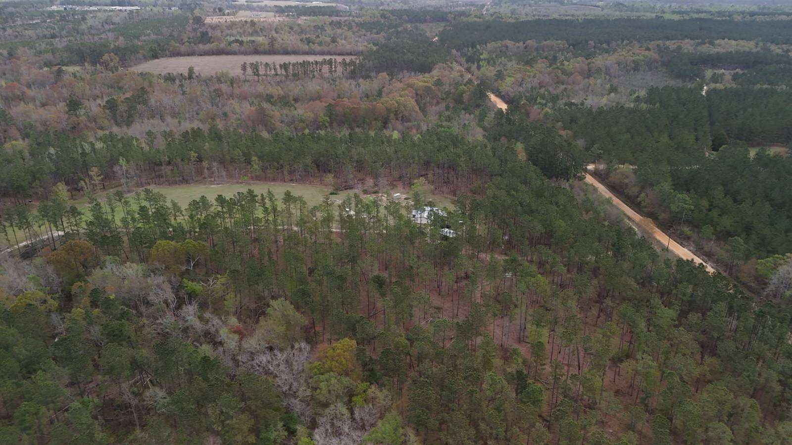 179 Acres of Land with Home for Sale in McRae-Helena, Georgia