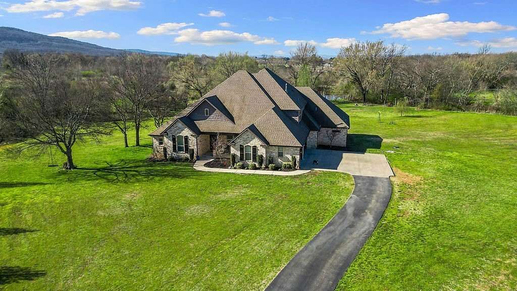 2 Acres of Land with Home for Sale in Farmington, Arkansas