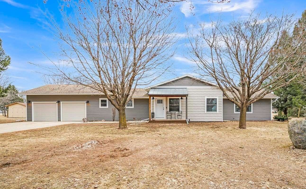 1.6 Acres of Land with Home for Sale in Milford, Iowa