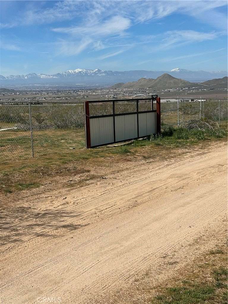 2 Acres of Residential Land for Sale in Apple Valley, California