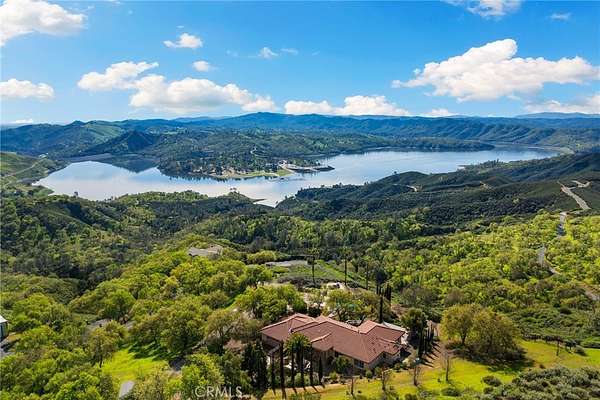 29 Acres of Land with Home for Sale in Lake Nacimiento, California