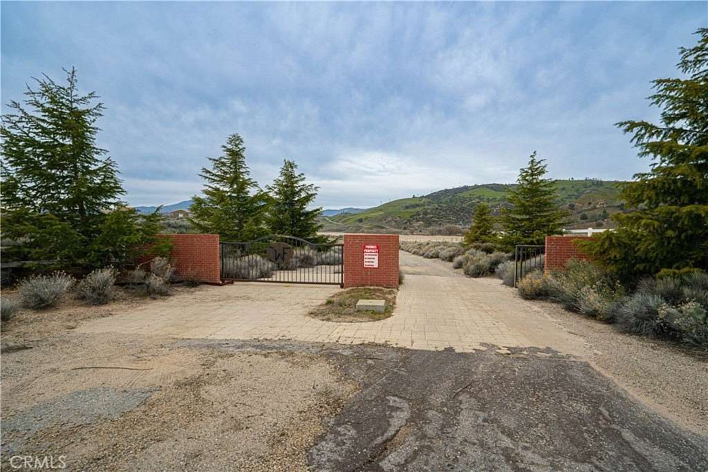 5 Acres of Residential Land for Sale in Gorman, California