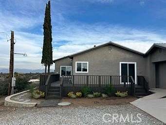 2.5 Acres of Land with Home for Lease in Oak Hills, California