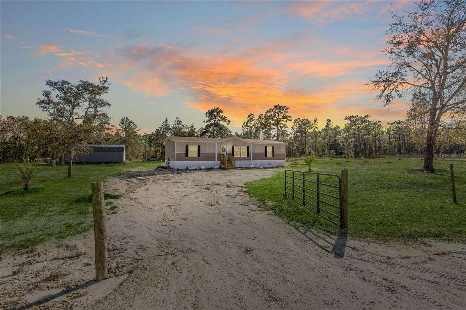 1.7 Acres of Land with Home for Sale in Morriston, Florida