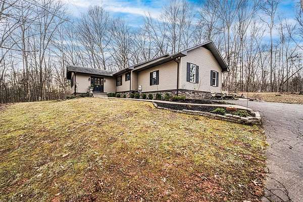 3 Acres of Land with Home for Sale in Bowling Green, Kentucky