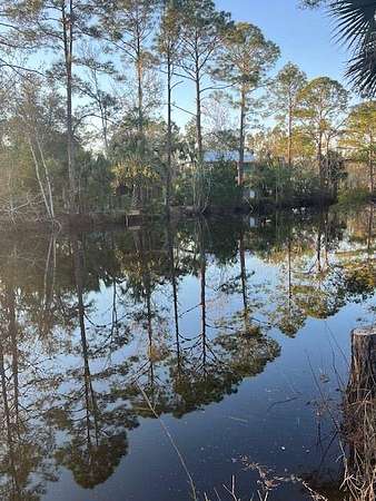 0.5 Acres of Land for Sale in Suwannee, Florida