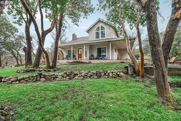 16.8 Acres of Land with Home for Sale in Central Point, Oregon