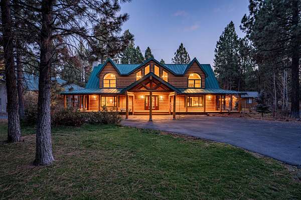 9.74 Acres of Land with Home for Sale in La Pine, Oregon