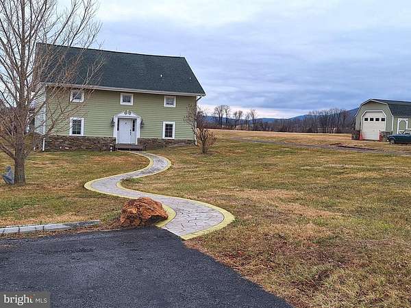 Land with Home for Lease in Delaplane, Virginia
