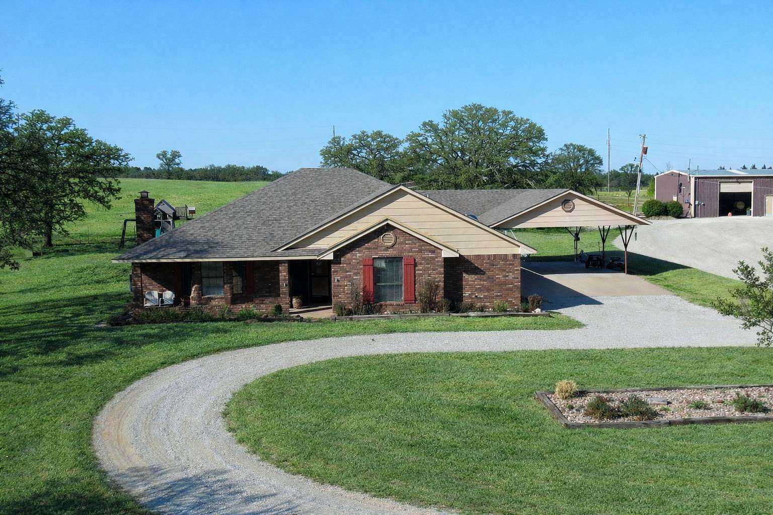 30 Acres of Land with Home for Sale in Ardmore, Oklahoma