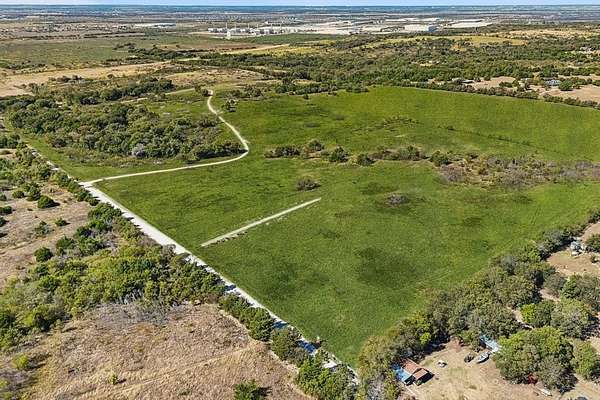18.4 Acres of Land for Sale in Midlothian, Texas