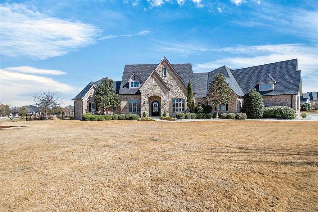 3.18 Acres of Land with Home for Sale in Aledo, Texas