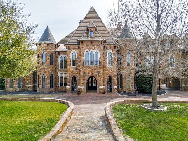 2.12 Acres of Land with Home for Sale in Fort Worth, Texas