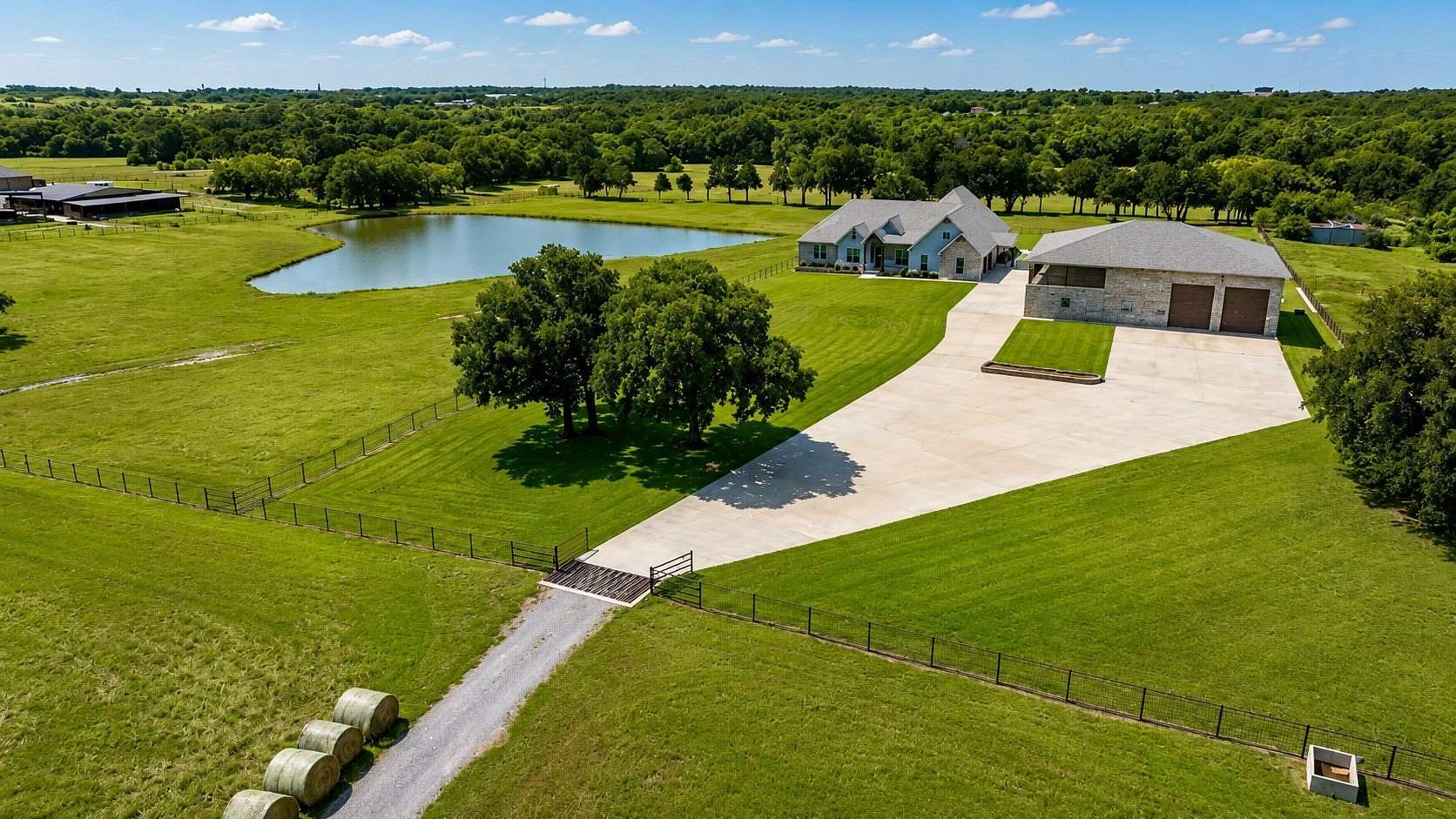 31.8 Acres of Land with Home for Sale in Whitesboro, Texas