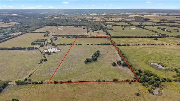 33 Acres of Land for Sale in Bonham, Texas
