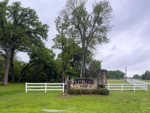 5.27 Acres of Residential Land for Sale in Kerens, Texas