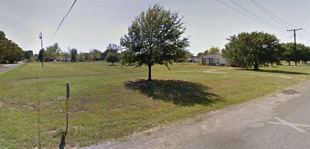 2.15 Acres of Land for Sale in Seven Points, Texas