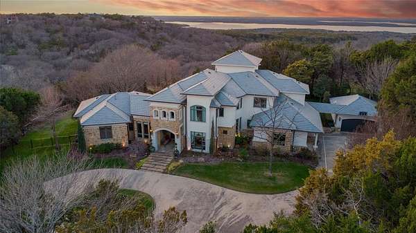 3.19 Acres of Land with Home for Sale in Cedar Hill, Texas