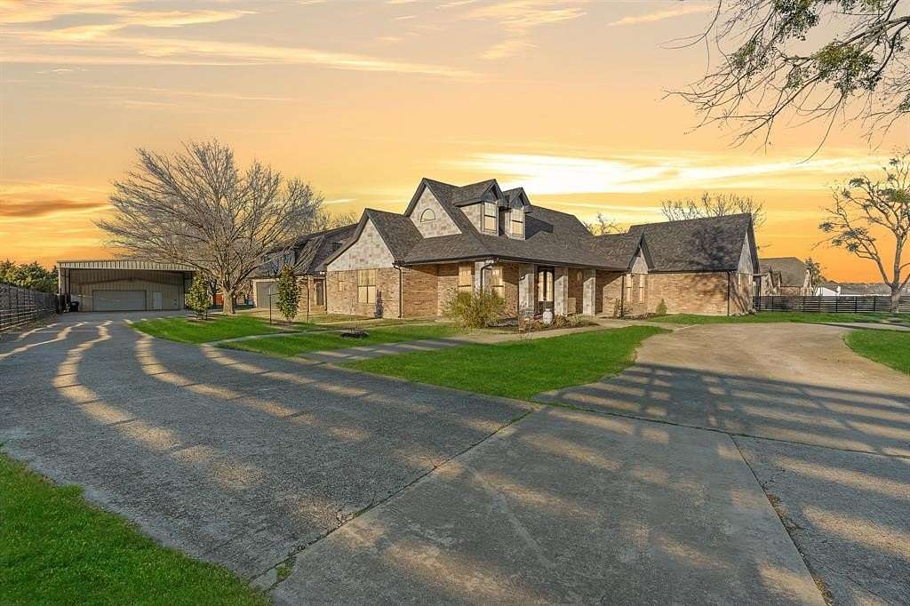 2.52 Acres of Land with Home for Sale in Rockwall, Texas