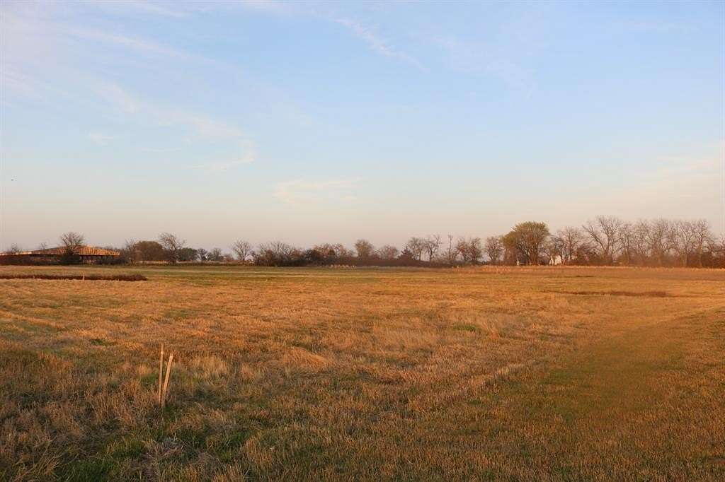 2 Acres of Residential Land for Sale in Whitesboro, Texas