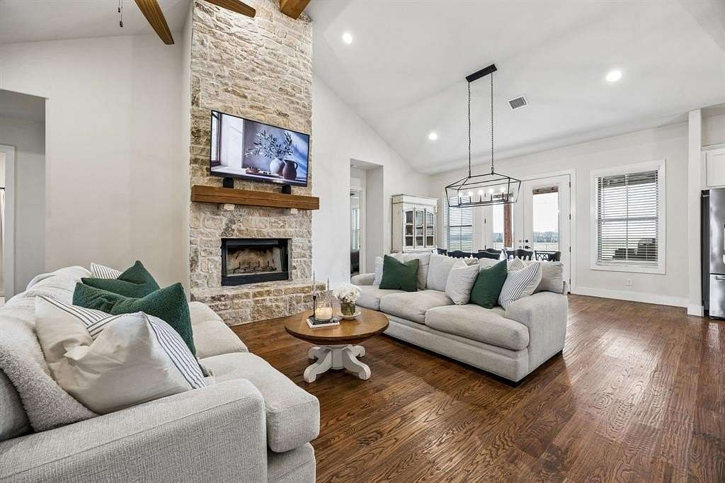 2 Acres of Land with Home for Sale in Nevada, Texas