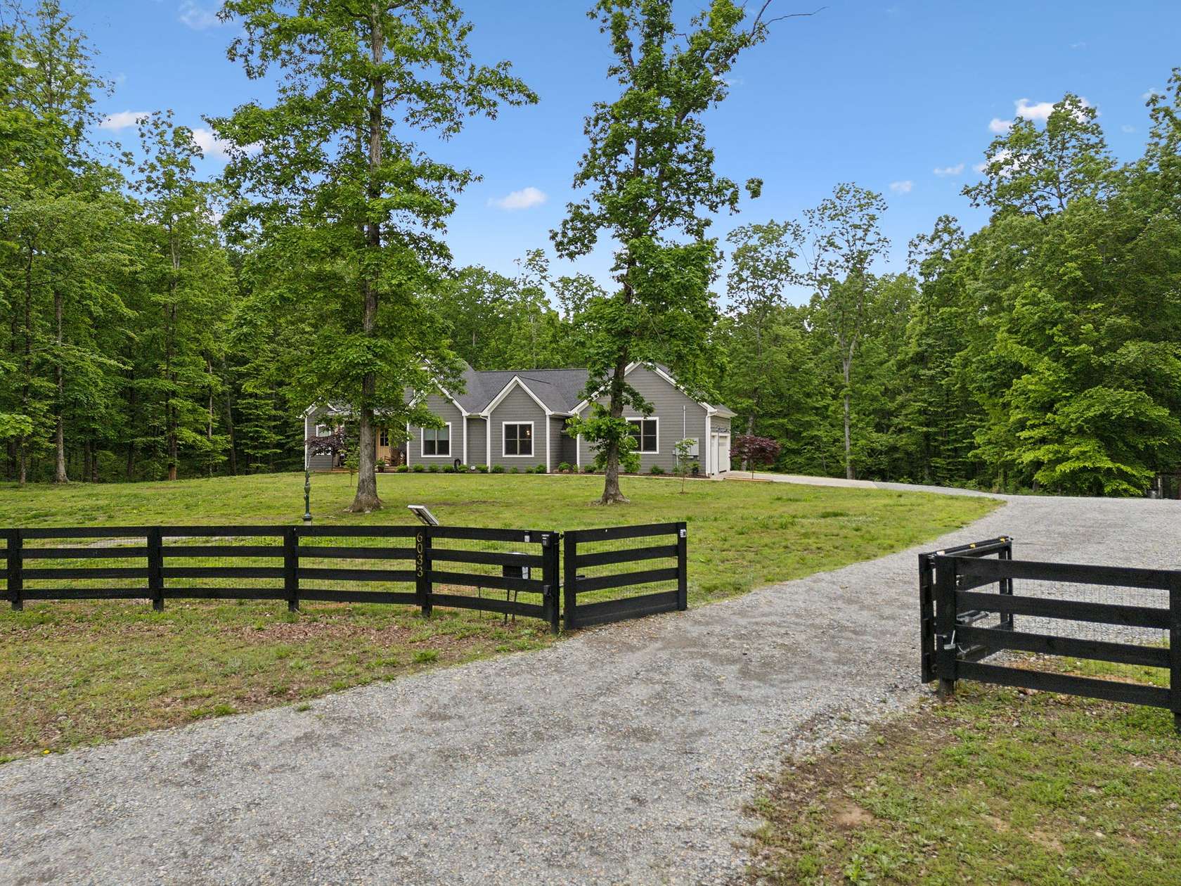 15.8 Acres of Land with Home for Sale in Franklin, Tennessee
