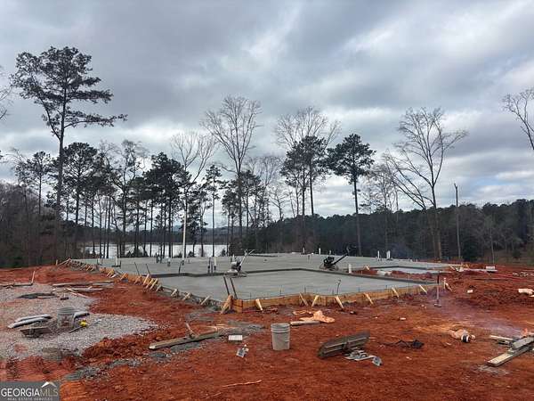 4 Acres of Land with Home for Sale in Thomaston, Georgia