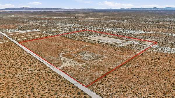 40 Acres of Land for Sale in Phelan, California
