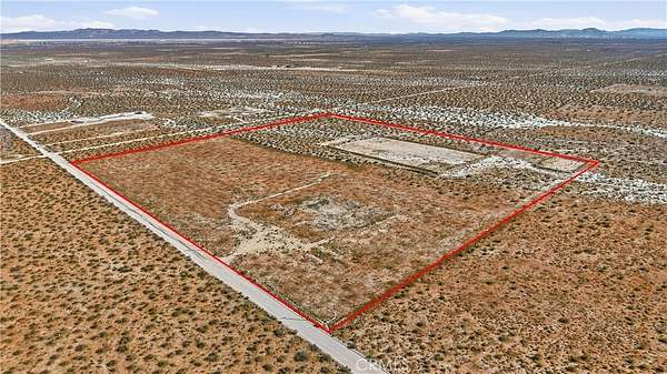 40 Acres of Land for Sale in Phelan, California