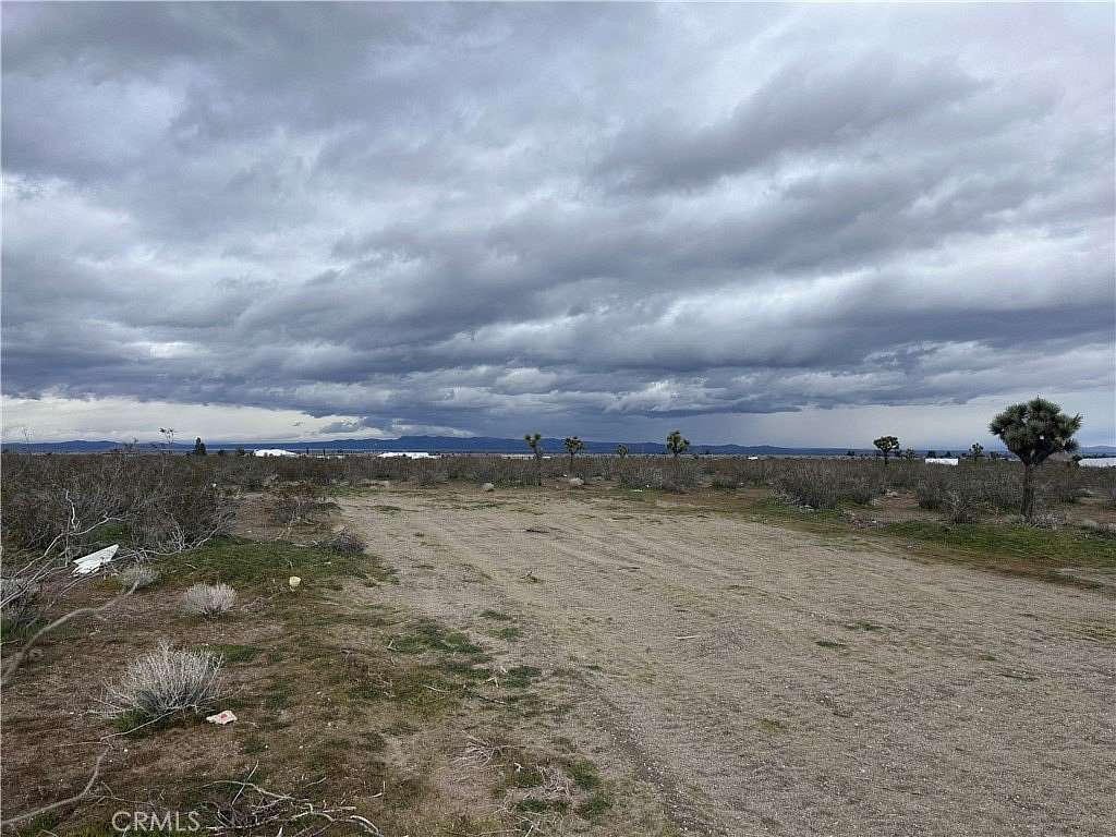 4.78 Acres of Residential Land for Sale in Phelan, California
