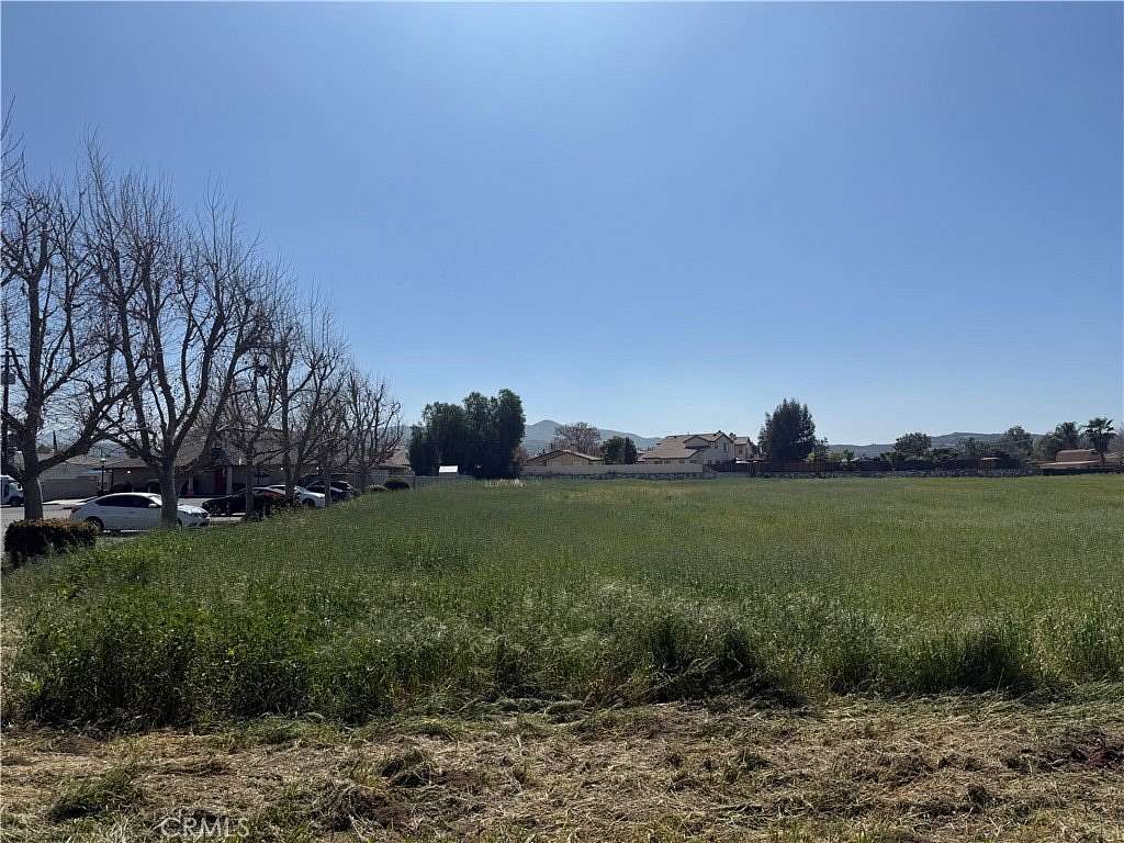 1 Acre of Commercial Land for Sale in Hemet, California