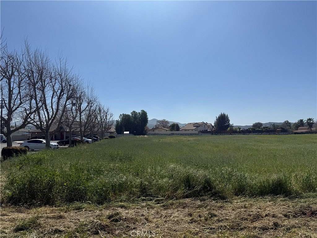 1 Acre of Commercial Land for Sale in Hemet, California