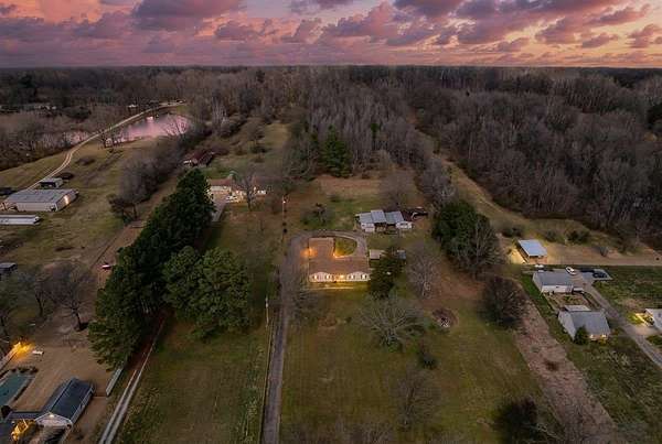 10 Acres of Land with Home for Sale in Millington, Tennessee