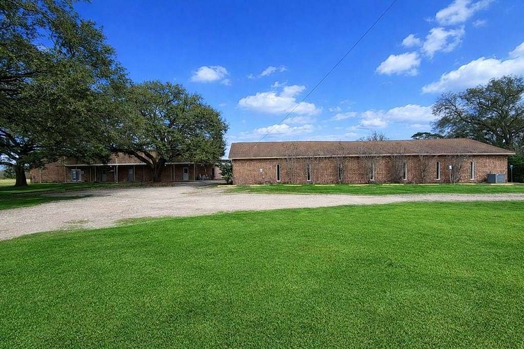 4 Acres of Improved Commercial Land for Sale in Alvin, Texas